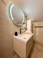 Lunamare Apartments