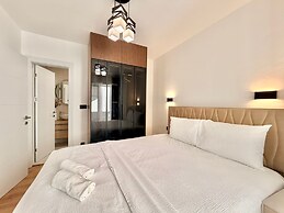 Lunamare Apartments
