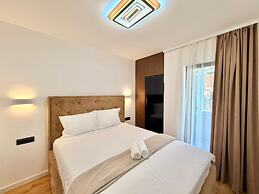 Lunamare Apartments