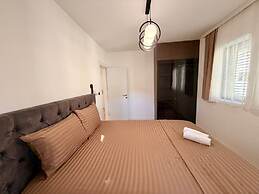 Lunamare Apartments