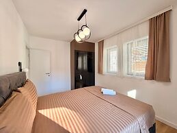 Lunamare Apartments