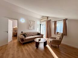 Lunamare Apartments