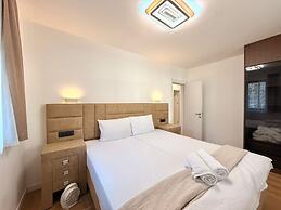 Lunamare Apartments