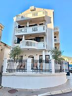 Lunamare Apartments