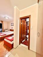 Beachfront Apartments Oaza