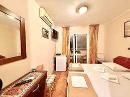 Beachfront Apartments Oaza