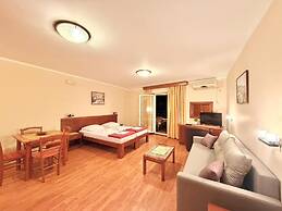Beachfront Apartments Oaza