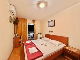 Beachfront Apartments Oaza