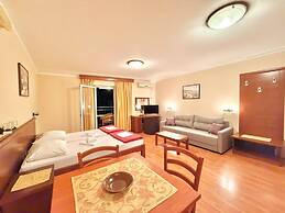Beachfront Apartments Oaza