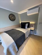 Five Studios - Premium Rooms
