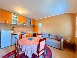 Beachfront Apartments Oaza 2