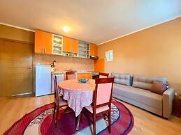 Beachfront Apartments Oaza 2