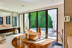 Oceans 8 Villa 6BR