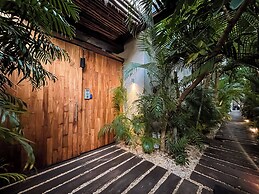 Bajo Cielo - Jungle View Terrace