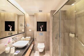 Vivanta Kochi Aluva