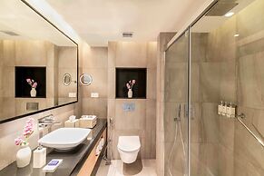Vivanta Kochi Aluva