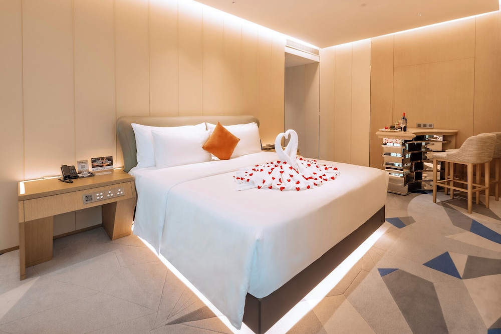 K · International Hotel
