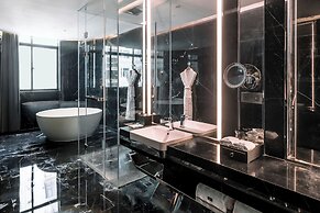 K · International Hotel