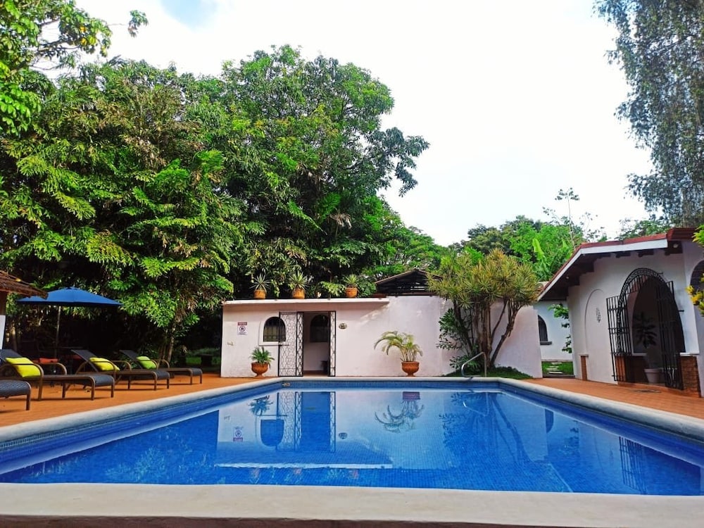 Hacienda Escondida