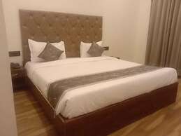 Hotel C S Inn
