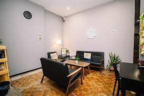 Swing & Pillows at 87 Chulia St