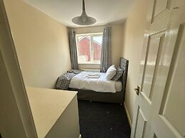 Runcorn Cozy 3-bed Entire House