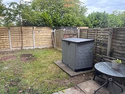 Runcorn Cozy 3-bed Entire House