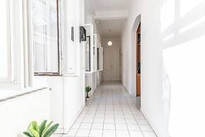 Spacious 4BR Apt Long Stay Friendly