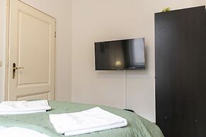 Spacious 4BR Apt Long Stay Friendly