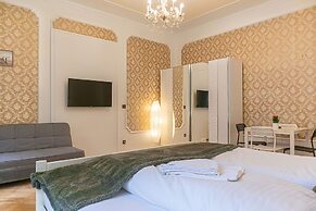 Spacious 4BR Apt Long Stay Friendly