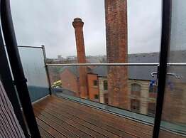 Kick Back Relax Stylish Space With Balcony