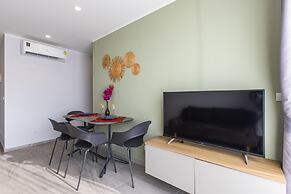 Modern Condo - 1BR & Office T3-528