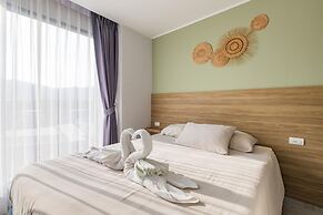 Modern Condo - 1BR & Office T3-528