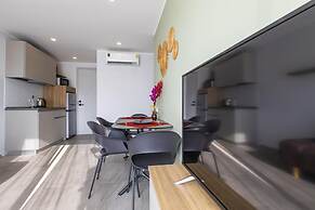 Modern Condo - 1BR & Office T3-528