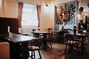 Fox and Hounds Inn