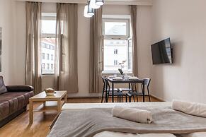 Bright 2BR Apt Perfect Long Stay