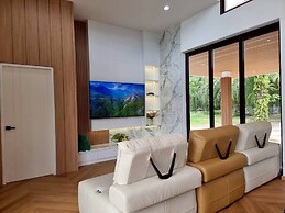 Red Cheek Mountain Villa