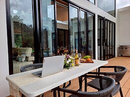 Red Cheek Mountain Villa