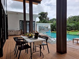 Red Cheek Mountain Villa