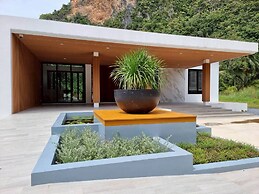 Red Cheek Mountain Villa