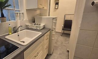 Charming 1BR Apt Near Central Vienna