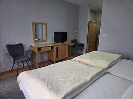 HOTEL MILLENNIUM
