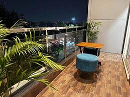 The Paras Studio Serviced Apartments