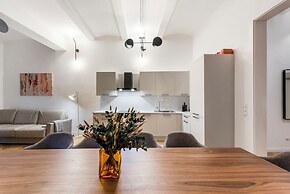 easy-flat Votiv - 153sqm Apartment with Terrace