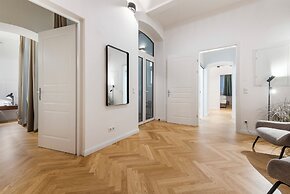 easy-flat Votiv - 153sqm Apartment with Terrace