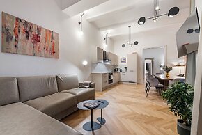 easy-flat Votiv - 153sqm Apartment with Terrace