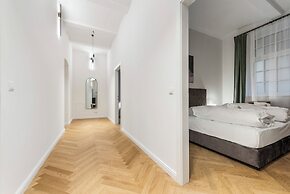 easy-flat Votiv - 153sqm Apartment with Terrace