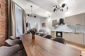 easy-flat Votiv - 153sqm Apartment with Terrace