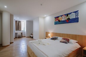 888hostel&suites