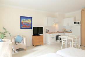 Spacious Studio Apartment Close to The Martinez - 2313
